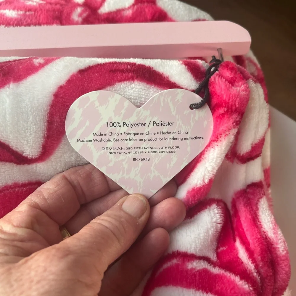 Betsy Johnson, pink and white bow, twin blanket$40